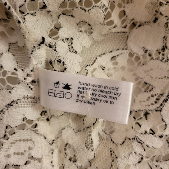 🌸Three Dots corded lace flounce sleeve top - Picture 8 of 11